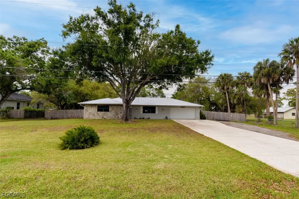 15581 Old Olga Road Alva FL 33920