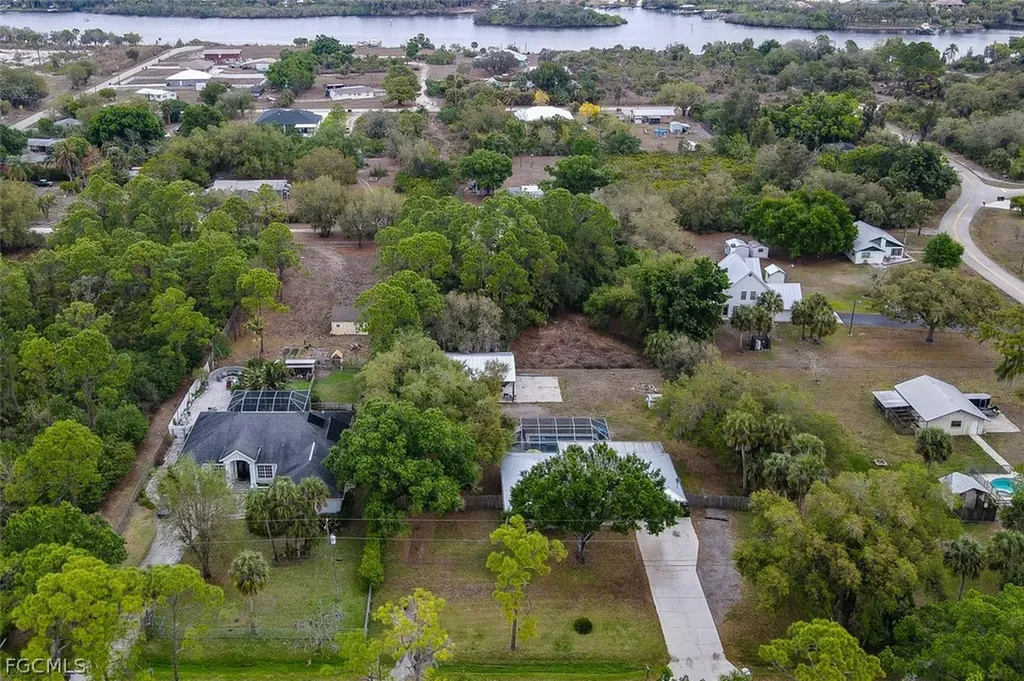 15581 Old Olga Road Alva FL 33920