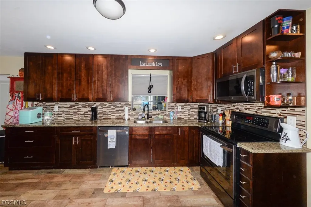 15581 Old Olga Road Alva FL 33920