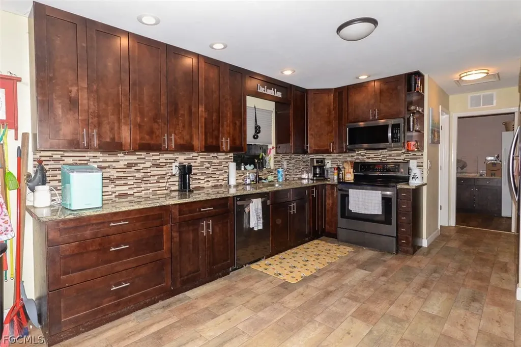 15581 Old Olga Road Alva FL 33920