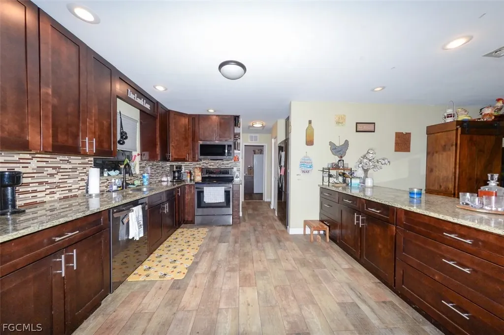 15581 Old Olga Road Alva FL 33920