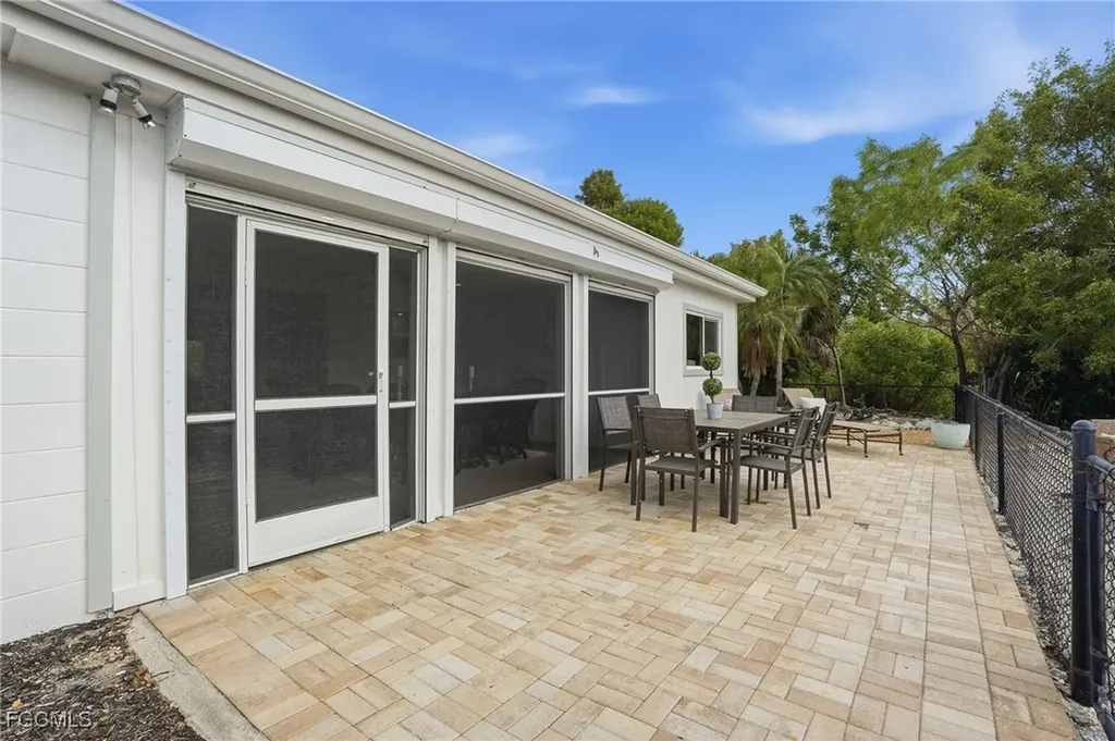 1806 Ibis Lane E Sanibel FL 33957