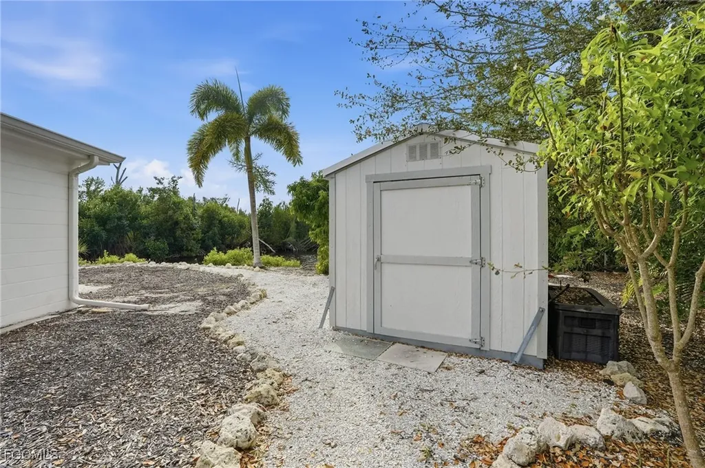 1806 Ibis Lane E Sanibel FL 33957