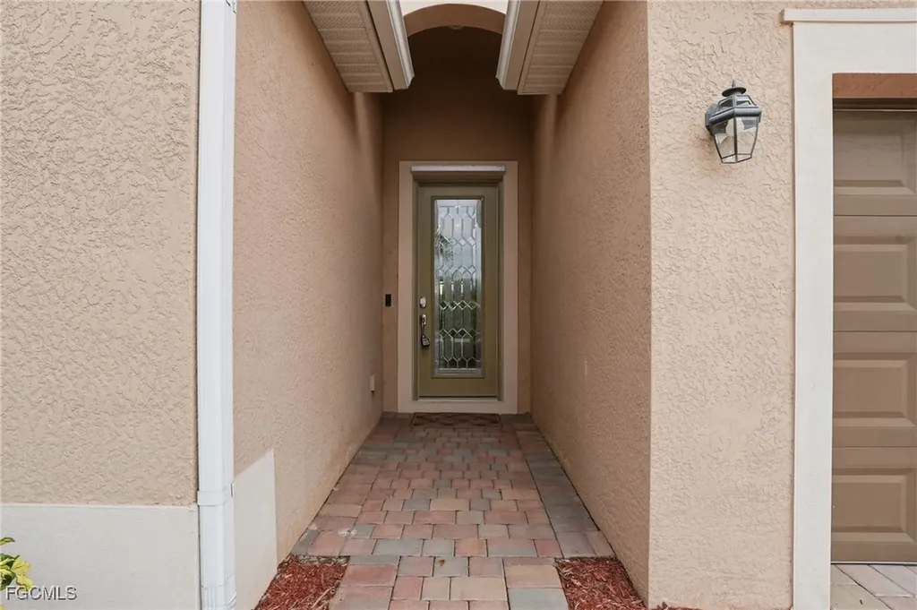 4025 E Hampton Circle Alva FL 33920