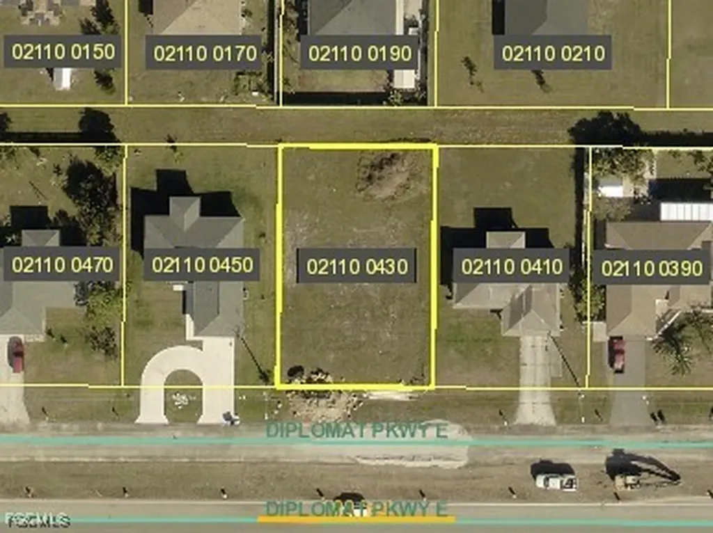925 Diplomat Parkway E Cape Coral FL 33909