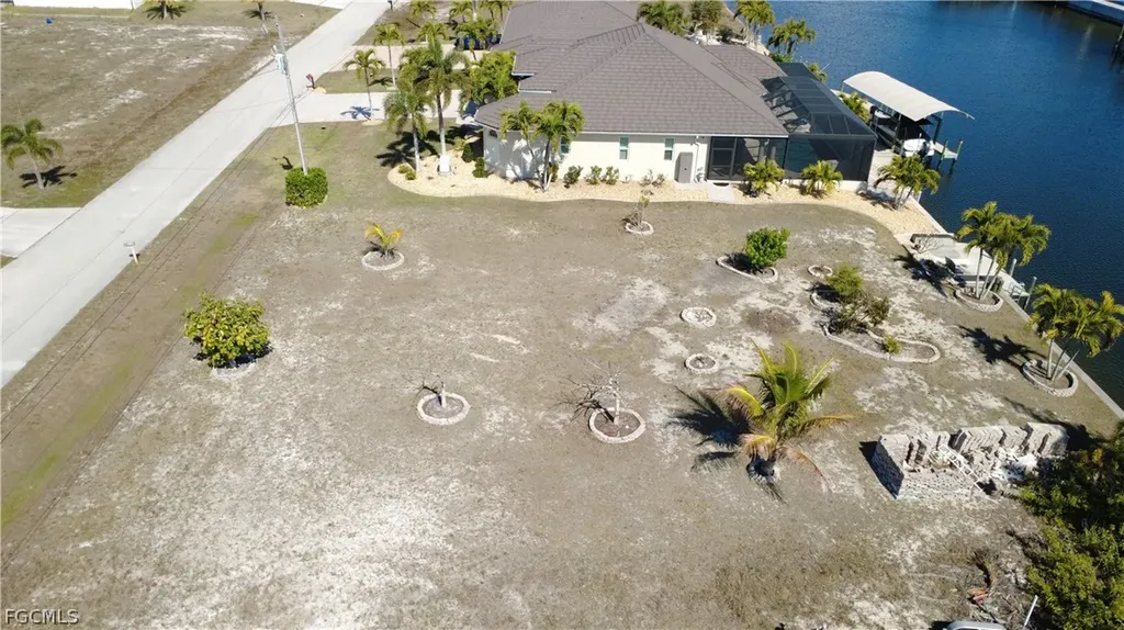 1433 NW 41st Place Cape Coral FL 33993