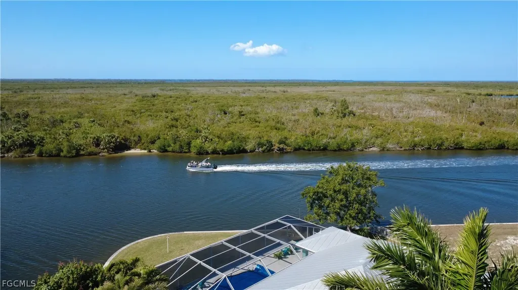 1433 NW 41st Place Cape Coral FL 33993