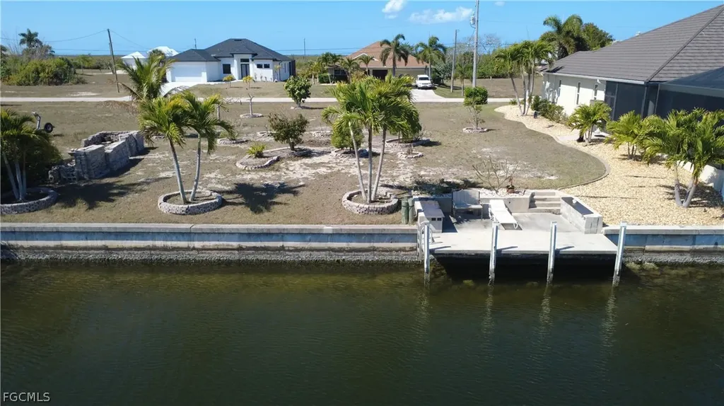 1433 NW 41st Place Cape Coral FL 33993