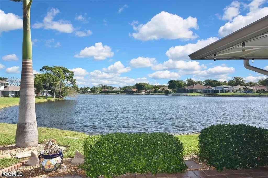 Fort Myers FL, 4299 Island Circle, Unit 4