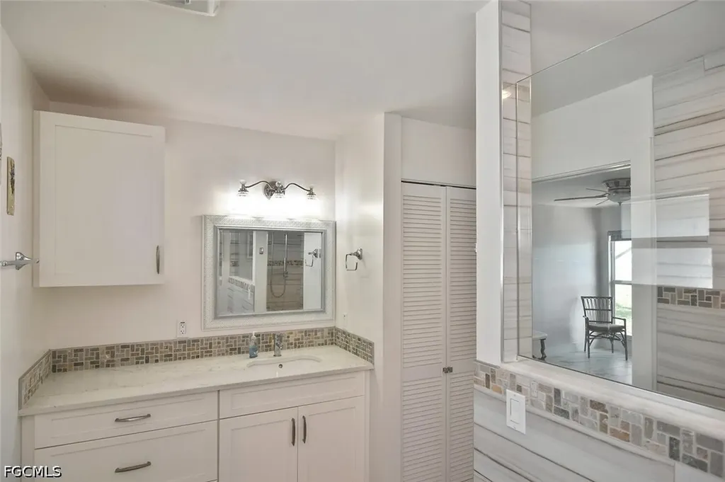 4299 Island Circle Fort Myers FL 33919