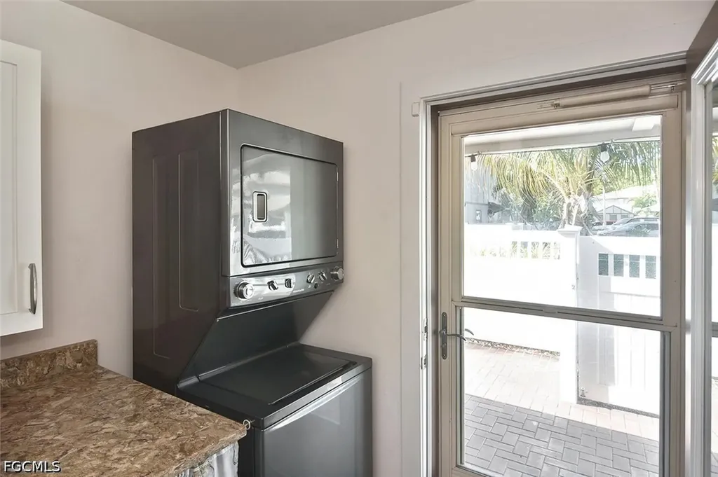 4299 Island Circle Fort Myers FL 33919