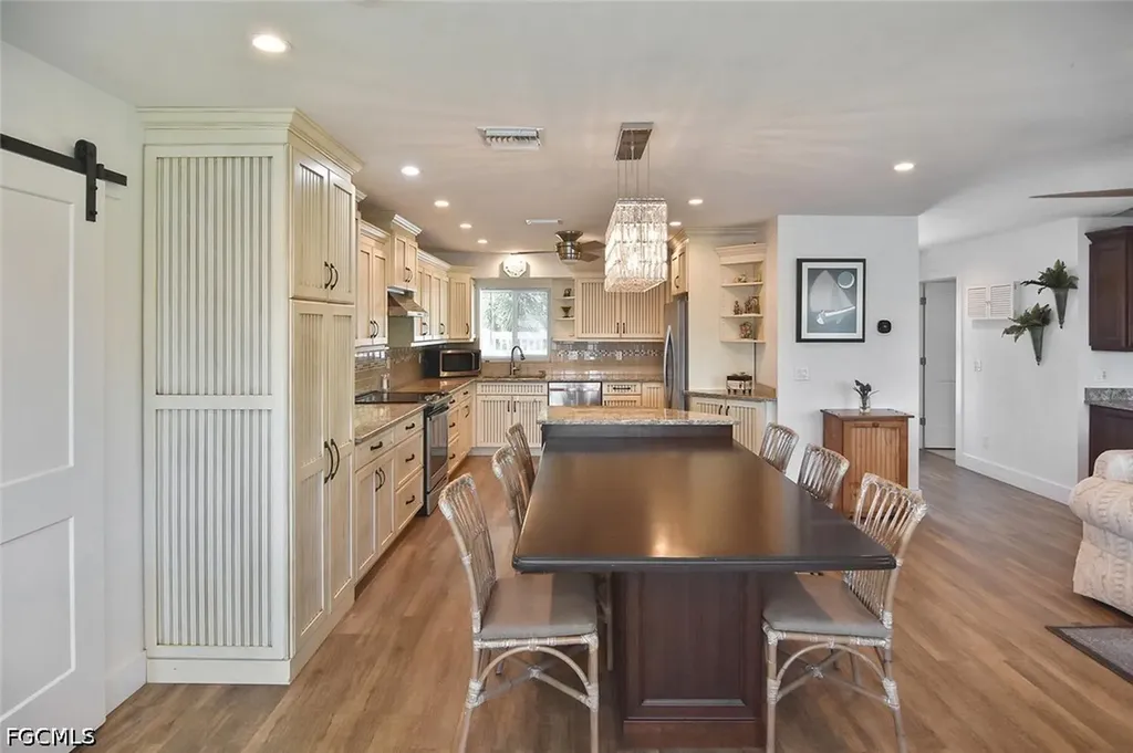 4299 Island Circle Fort Myers FL 33919