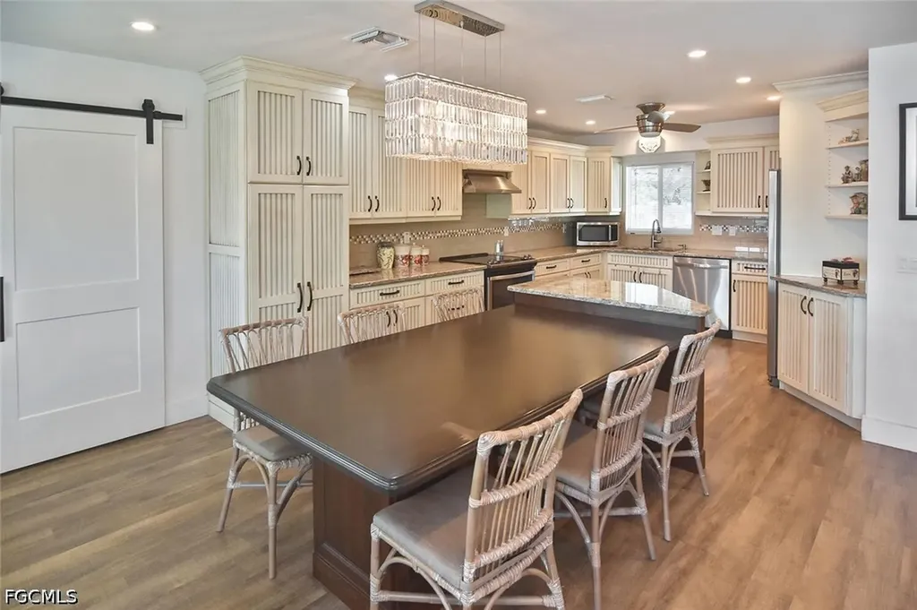 4299 Island Circle Fort Myers FL 33919