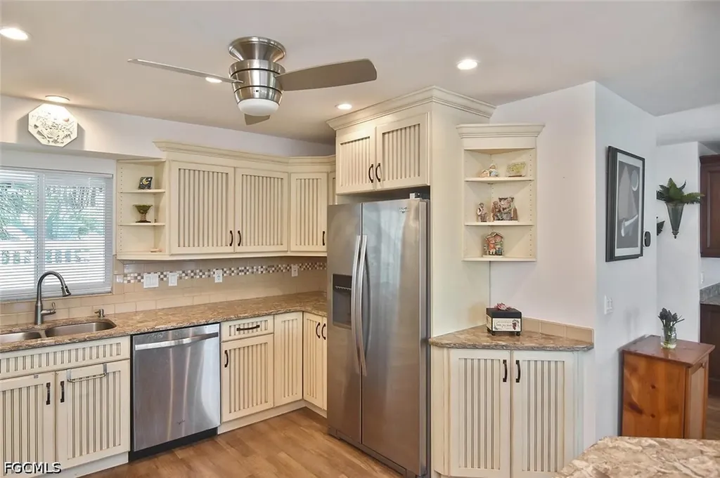 4299 Island Circle Fort Myers FL 33919