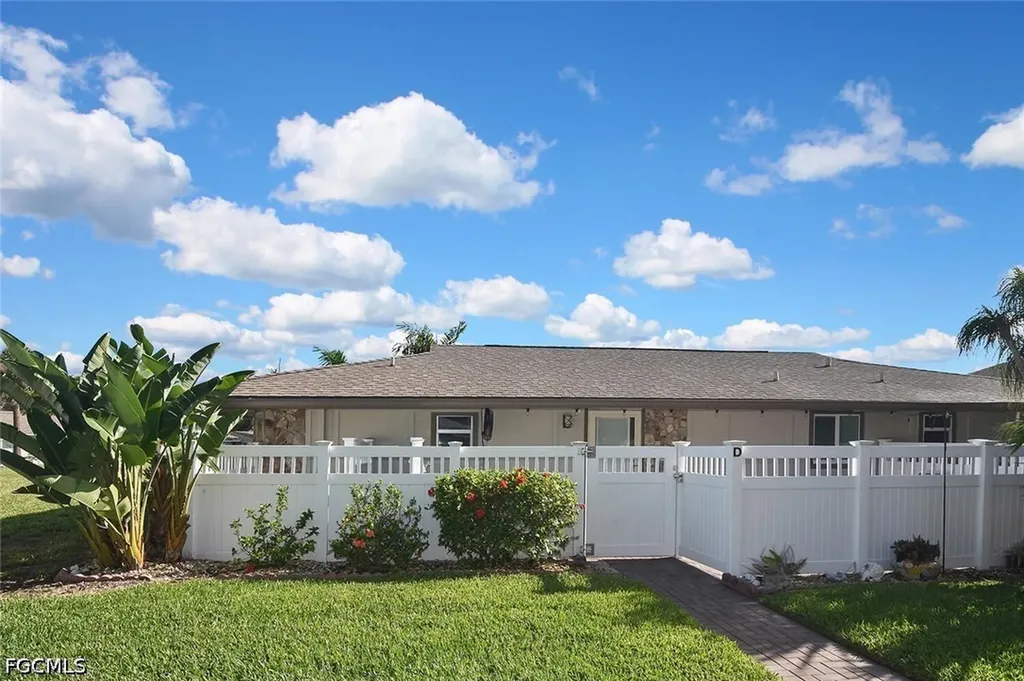 4299 Island Circle Fort Myers FL 33919