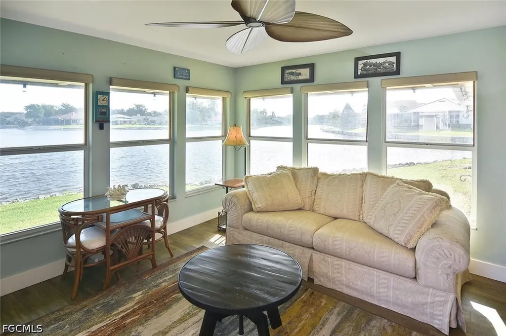 4299 Island Circle Fort Myers FL 33919