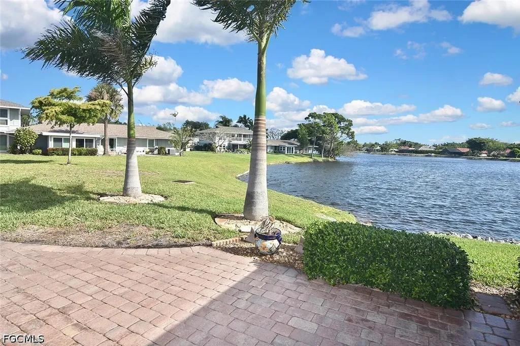 4299 Island Circle Fort Myers FL 33919