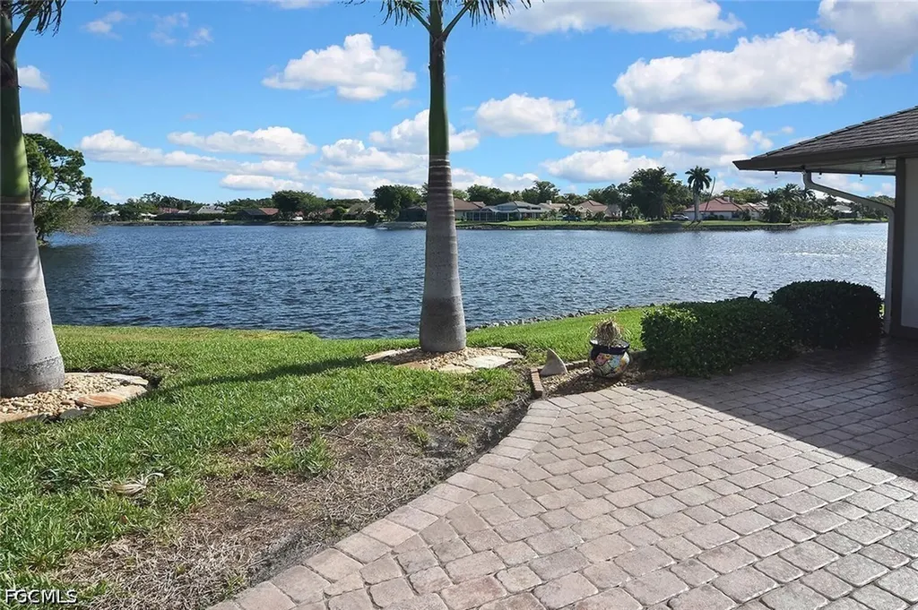 4299 Island Circle Fort Myers FL 33919