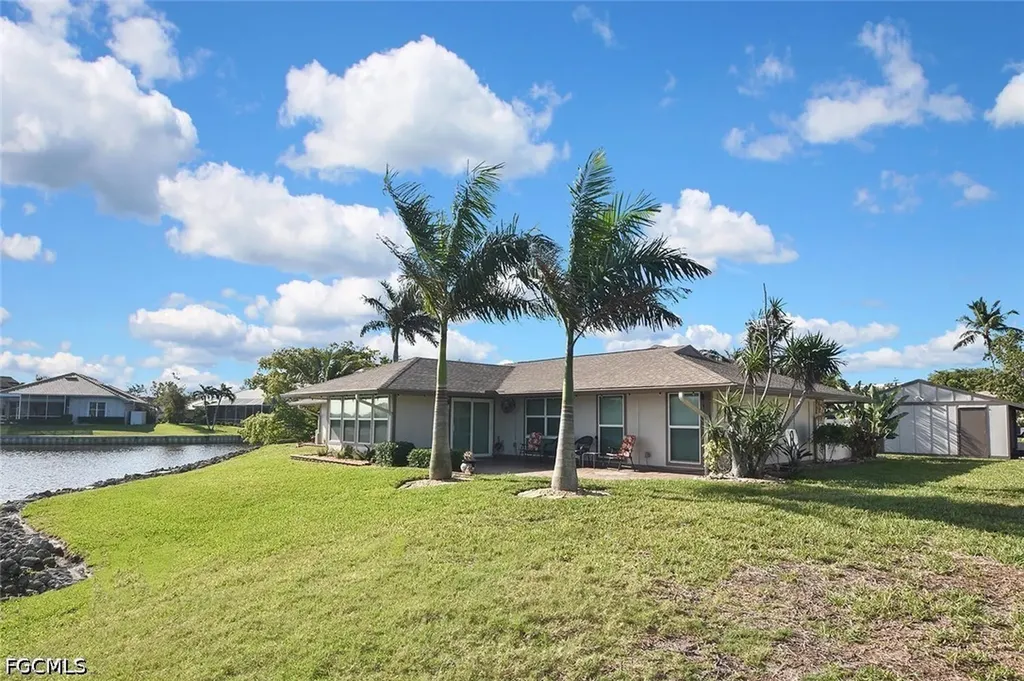 4299 Island Circle Fort Myers FL 33919
