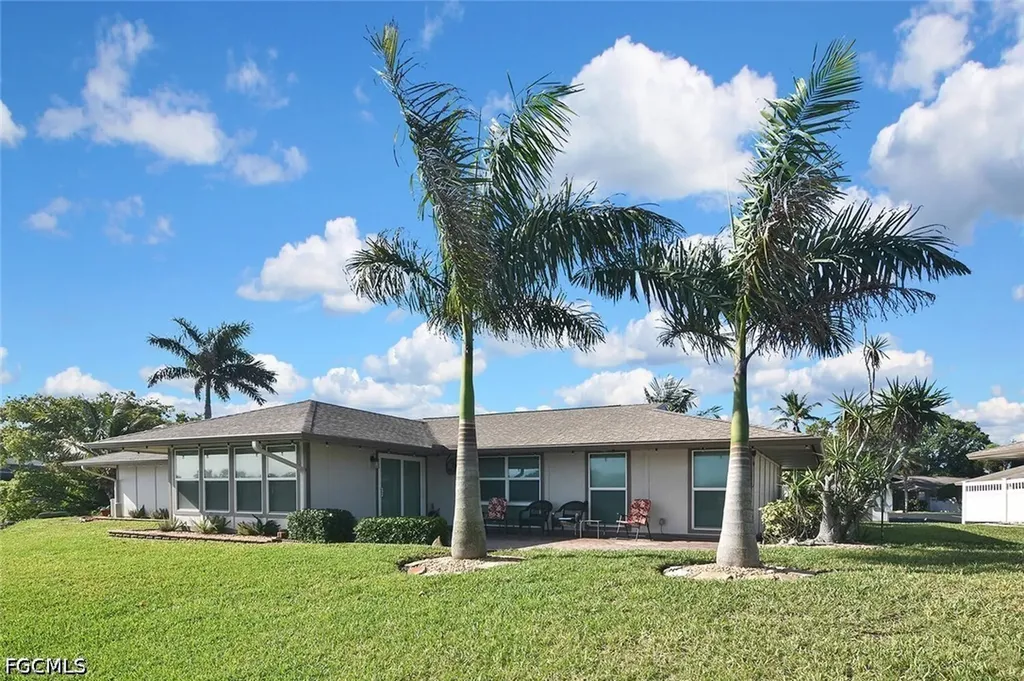 4299 Island Circle Fort Myers FL 33919
