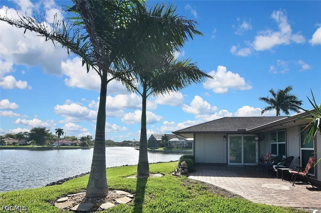 4299 Island Circle Fort Myers FL 33919