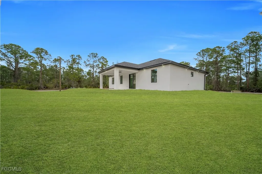 2023 Canton Avenue Alva FL 33920