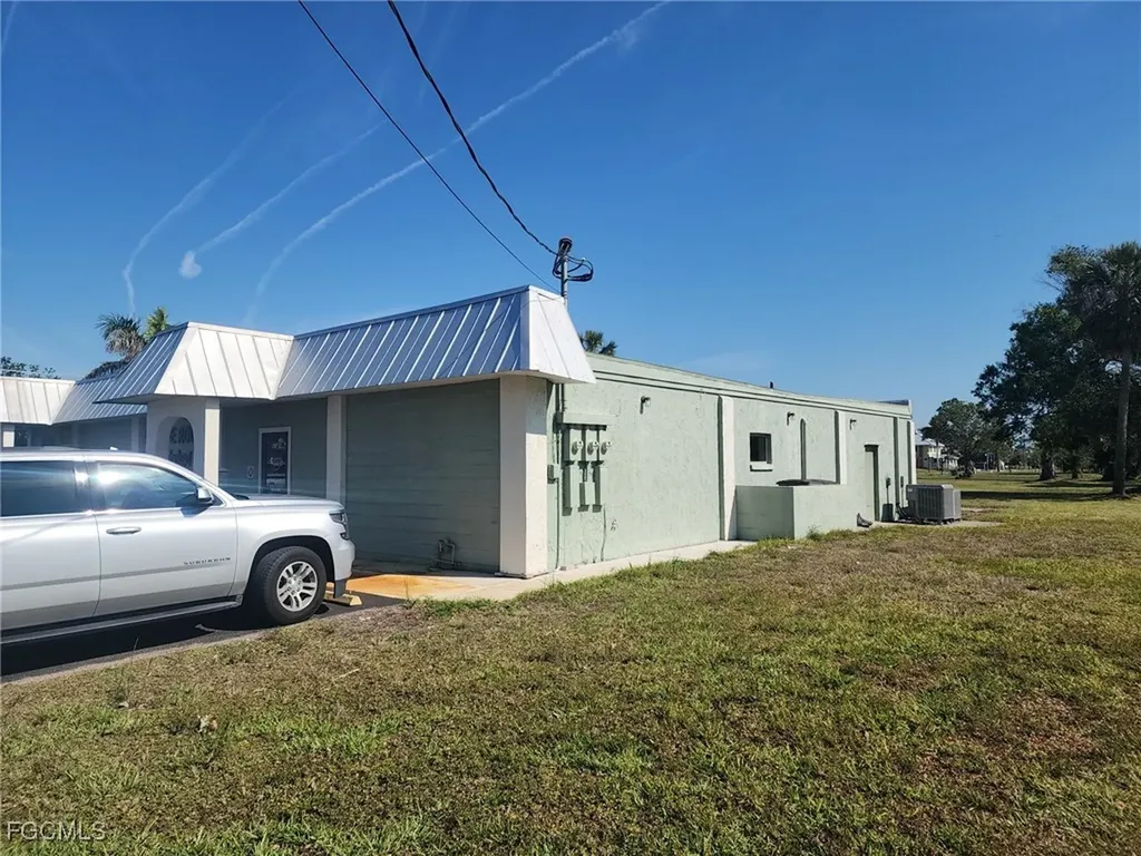 401 E Olympia Avenue Punta Gorda FL 33950