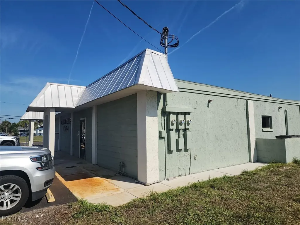 401 E Olympia Avenue Punta Gorda FL 33950