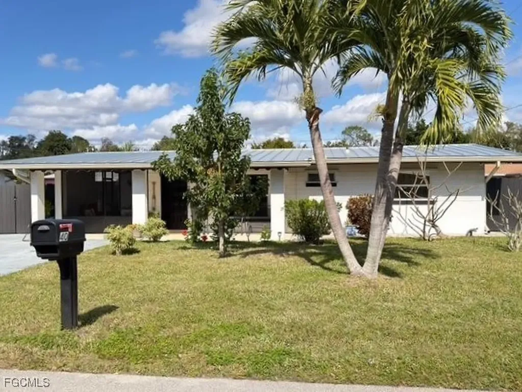40 Victoria Drive North Fort Myers FL 33917