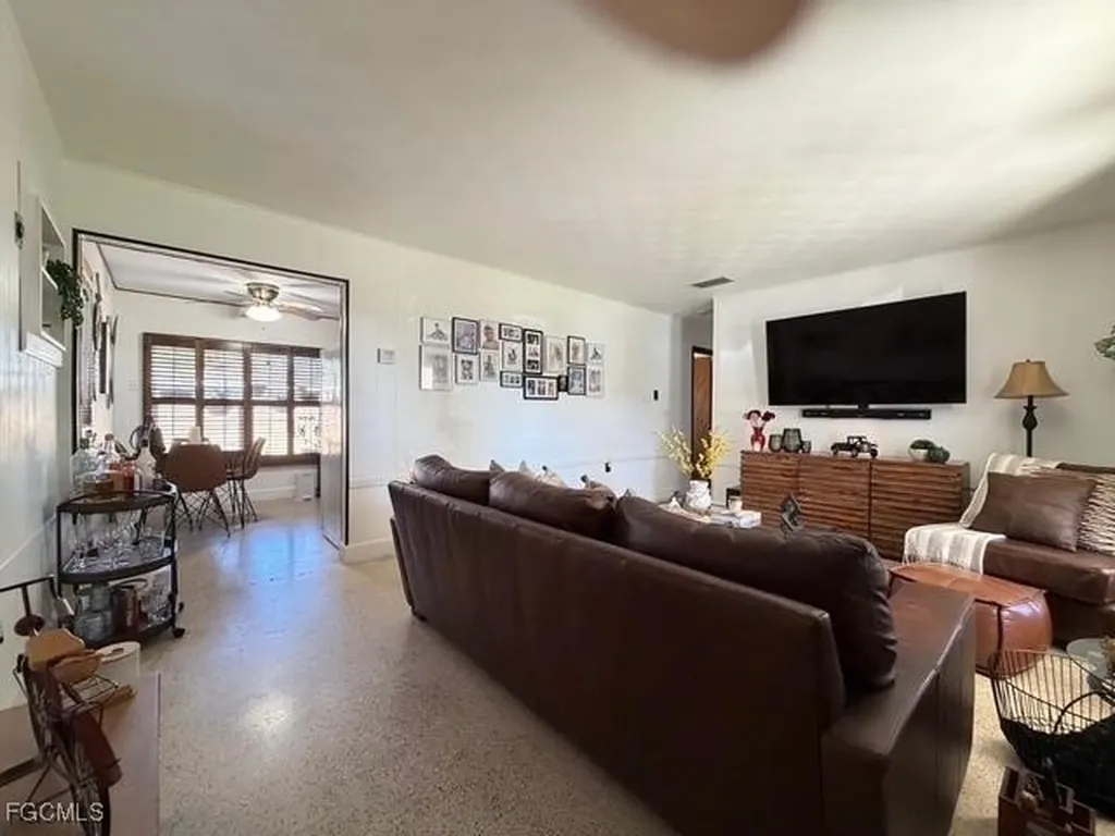 40 Victoria Drive North Fort Myers FL 33917