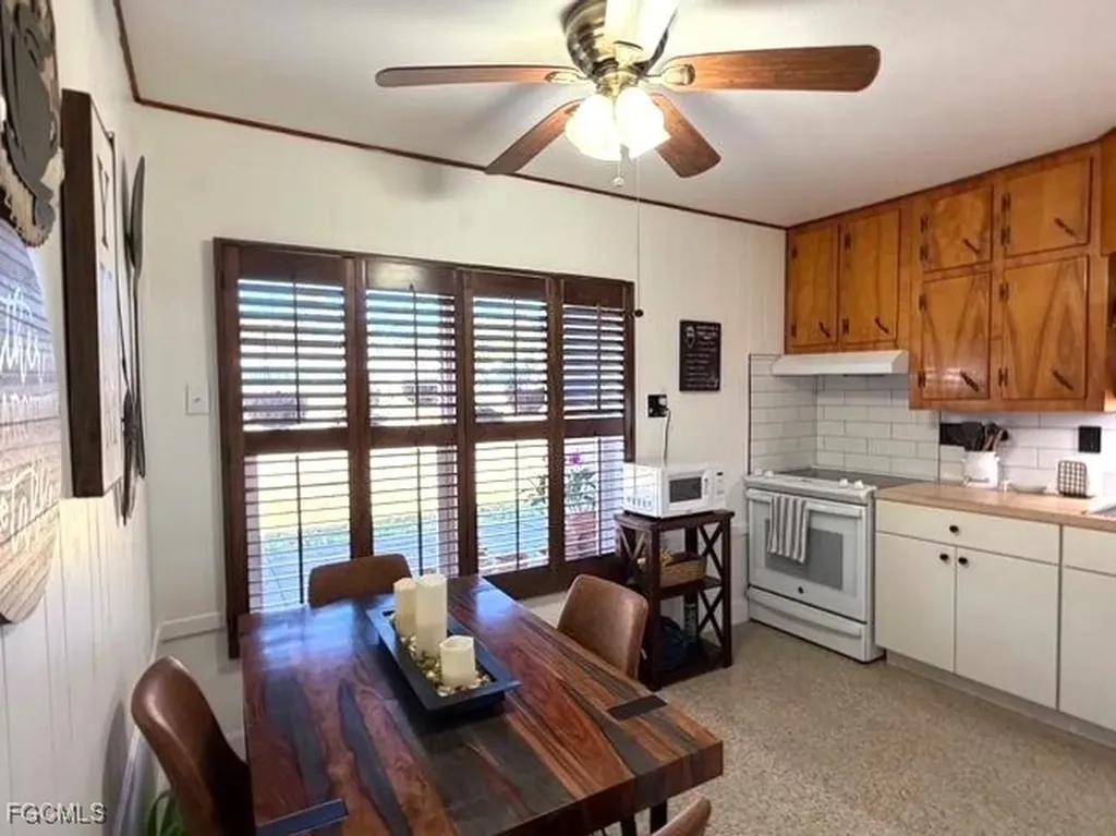 40 Victoria Drive North Fort Myers FL 33917