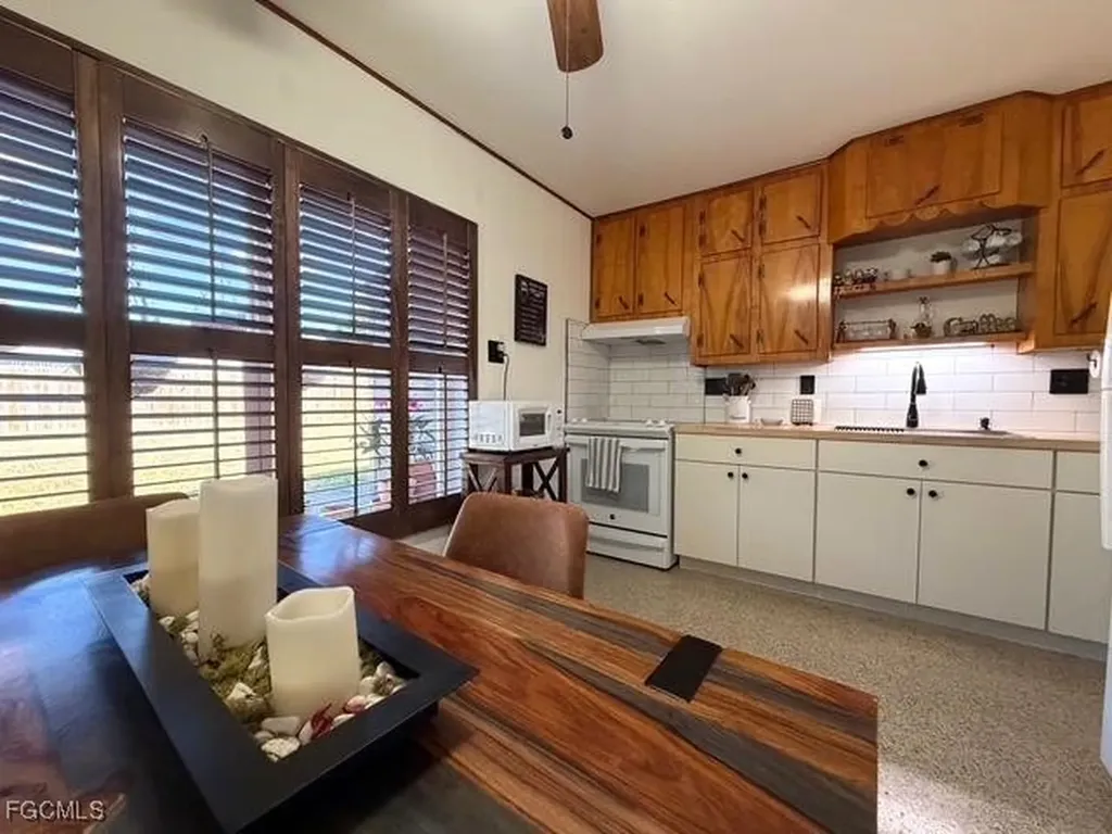40 Victoria Drive North Fort Myers FL 33917