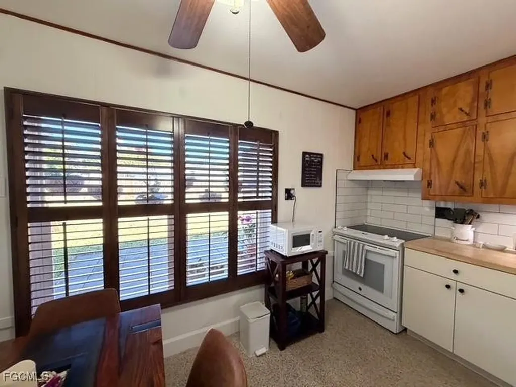 40 Victoria Drive North Fort Myers FL 33917
