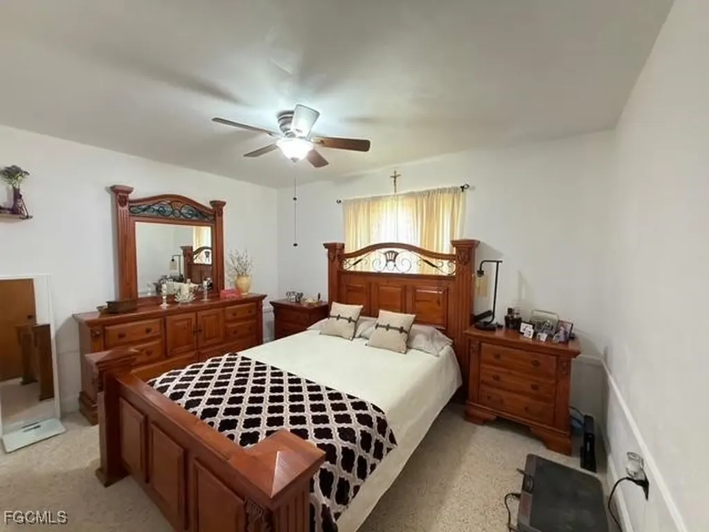 40 Victoria Drive North Fort Myers FL 33917