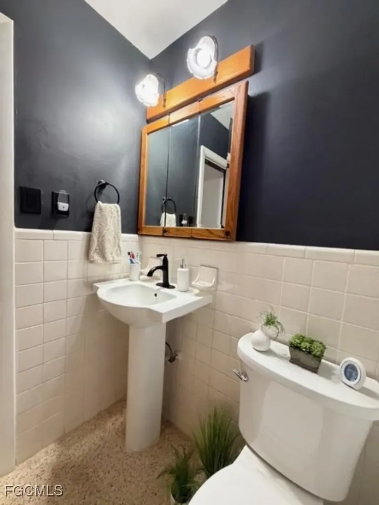 40 Victoria Drive North Fort Myers FL 33917