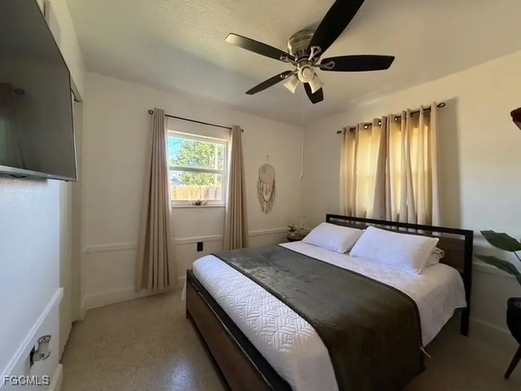 40 Victoria Drive North Fort Myers FL 33917
