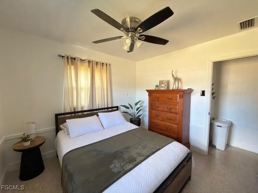 40 Victoria Drive North Fort Myers FL 33917