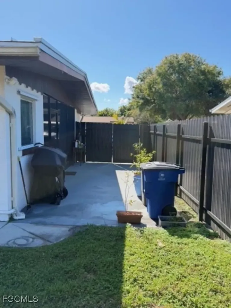 40 Victoria Drive North Fort Myers FL 33917