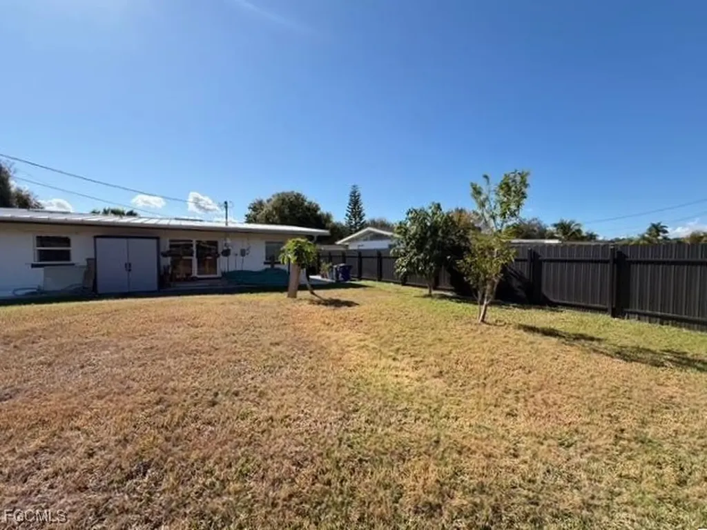 40 Victoria Drive North Fort Myers FL 33917