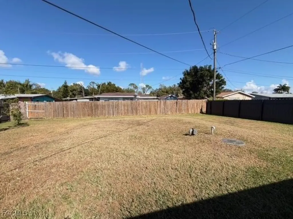 40 Victoria Drive North Fort Myers FL 33917