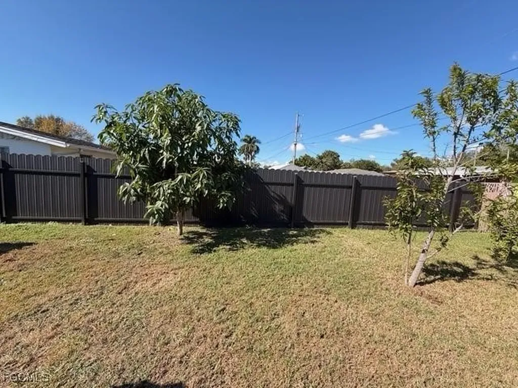 40 Victoria Drive North Fort Myers FL 33917