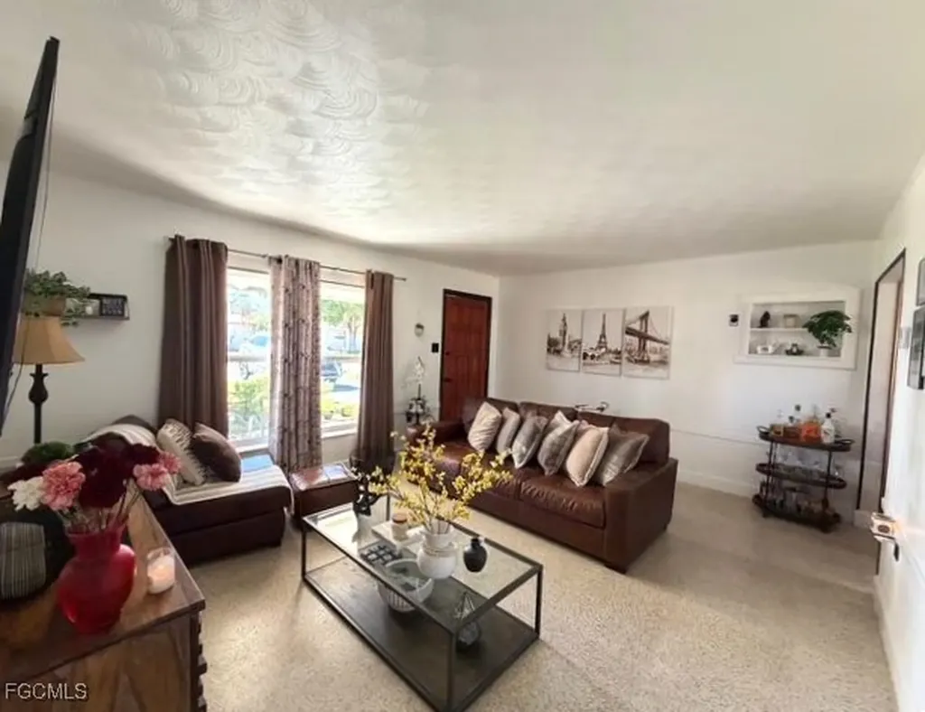 40 Victoria Drive North Fort Myers FL 33917