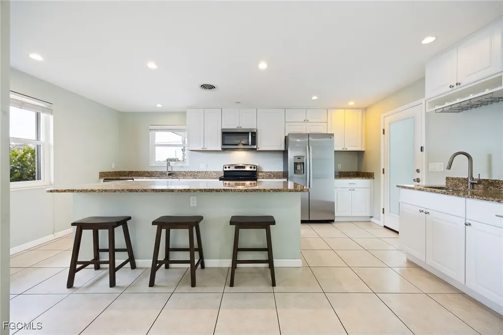 2307 Flora Avenue Fort Myers FL 33907