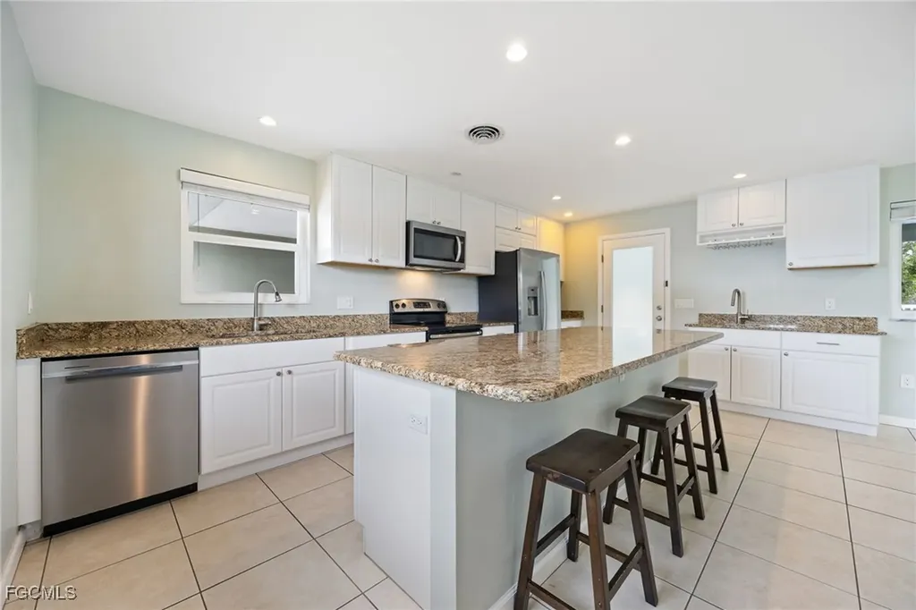 2307 Flora Avenue Fort Myers FL 33907