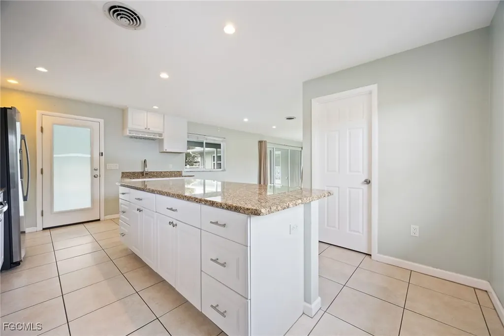 2307 Flora Avenue Fort Myers FL 33907