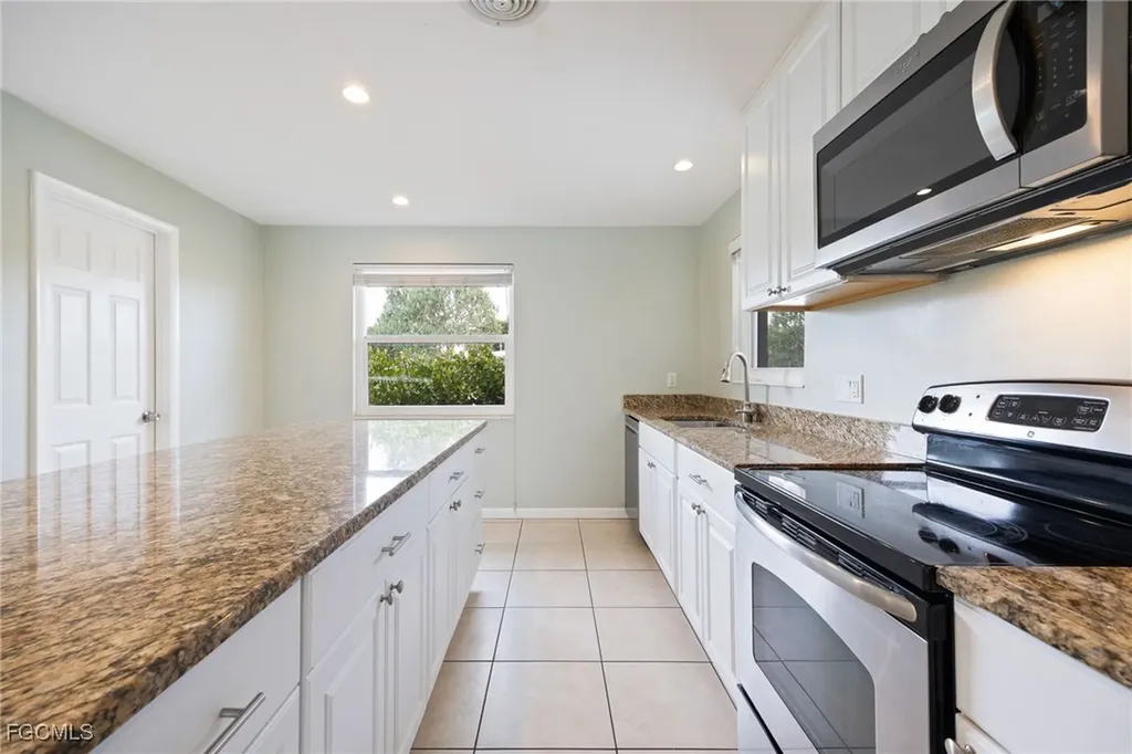 2307 Flora Avenue Fort Myers FL 33907