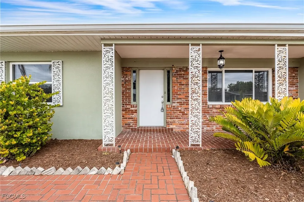 2307 Flora Avenue Fort Myers FL 33907