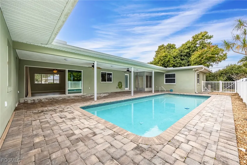 2307 Flora Avenue Fort Myers FL 33907