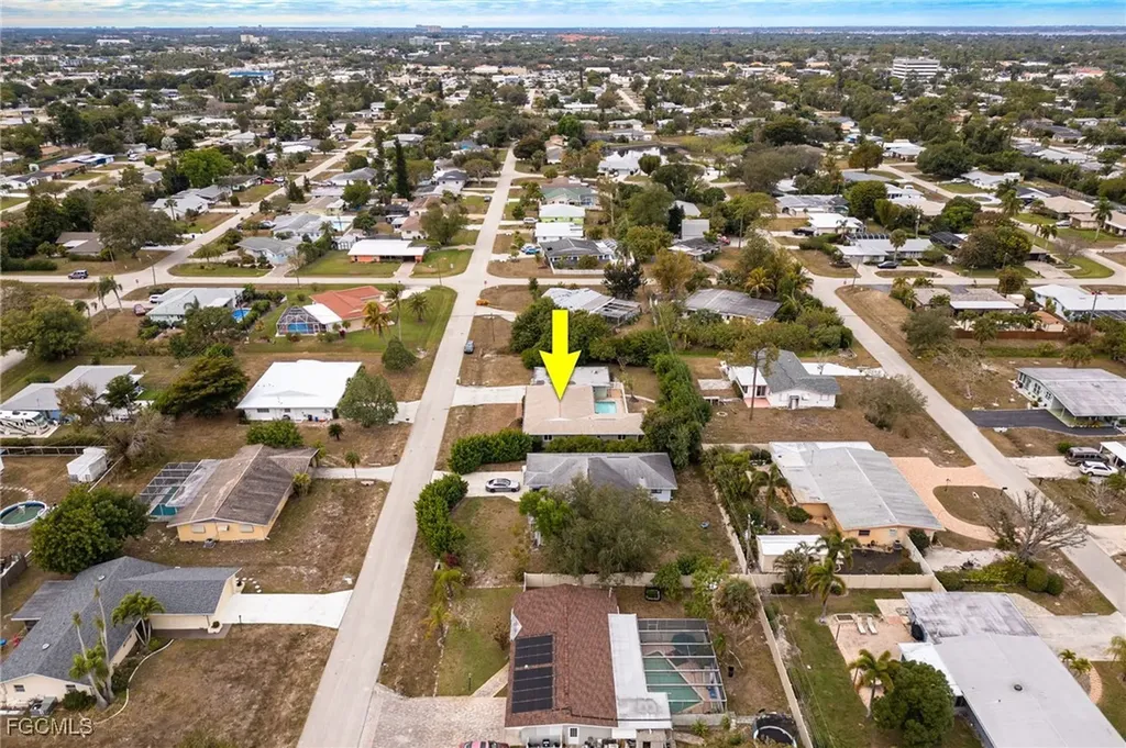 2307 Flora Avenue Fort Myers FL 33907