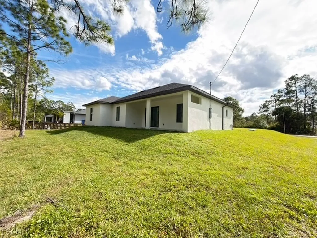 1504 W 9th Street Lehigh Acres FL 33972